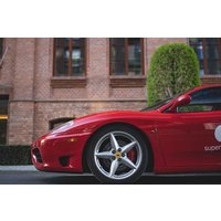 Kody rabatowe Jazda Ferrari F360 Modena ulicami miast